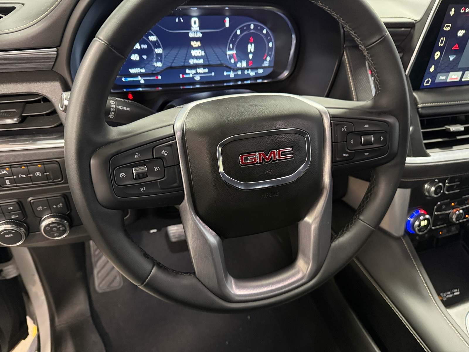 Thumbnail: 2023 GMC Yukon XL - 4