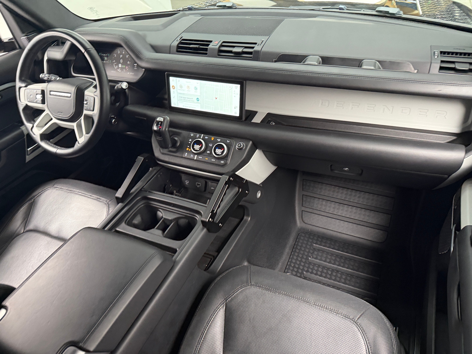 Thumbnail: 2023 Land Rover Defender - 3