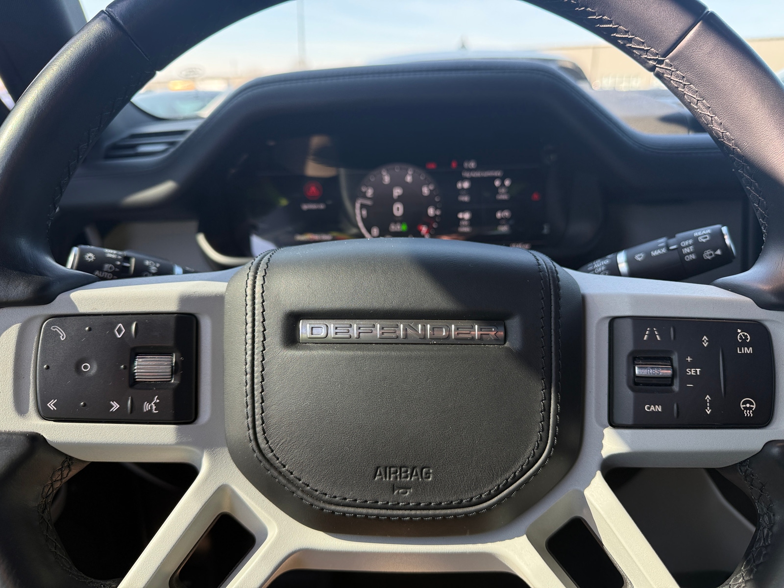 Thumbnail: 2023 Land Rover Defender - 5