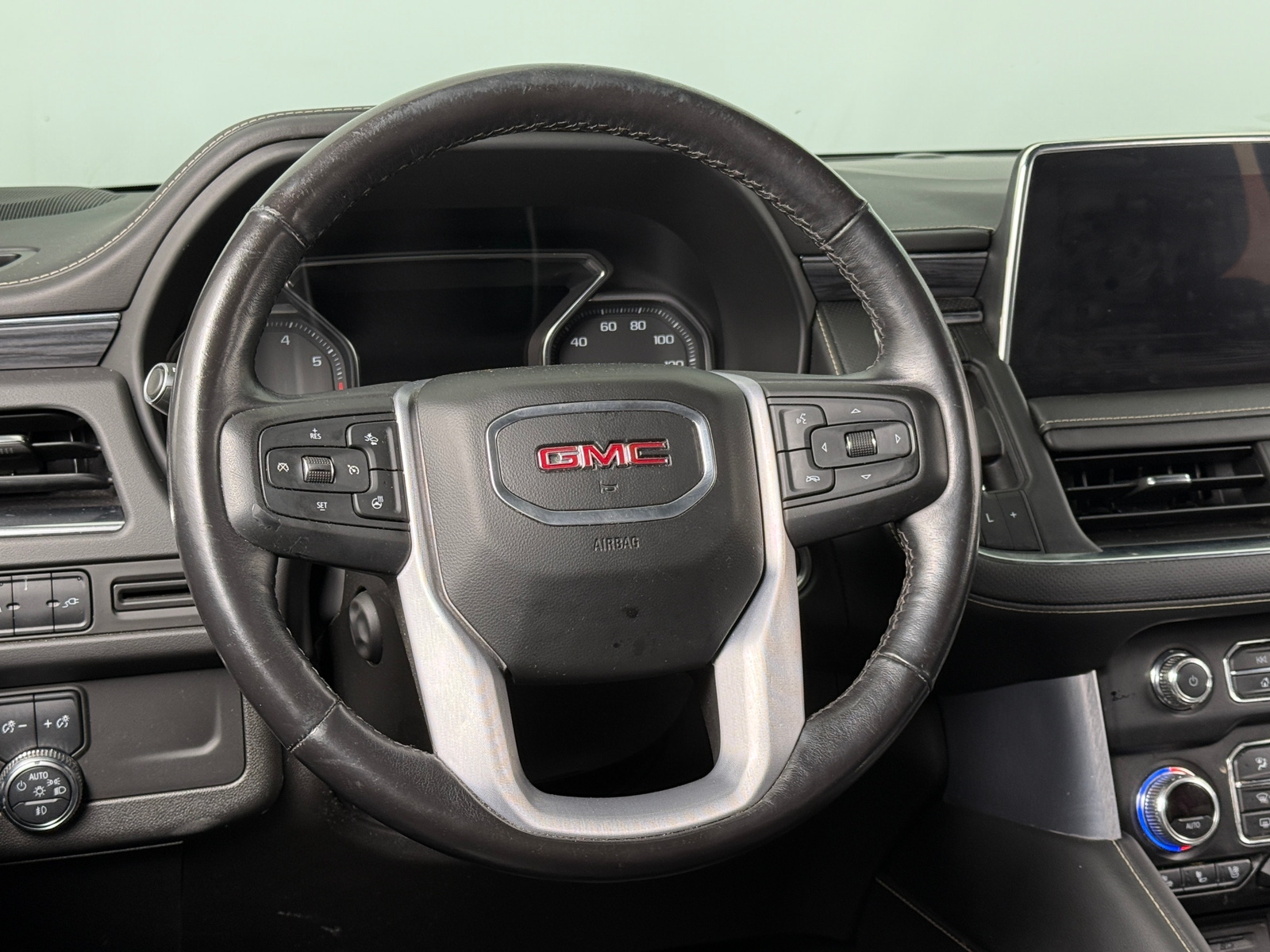 Thumbnail: 2021 GMC Yukon XL - 4