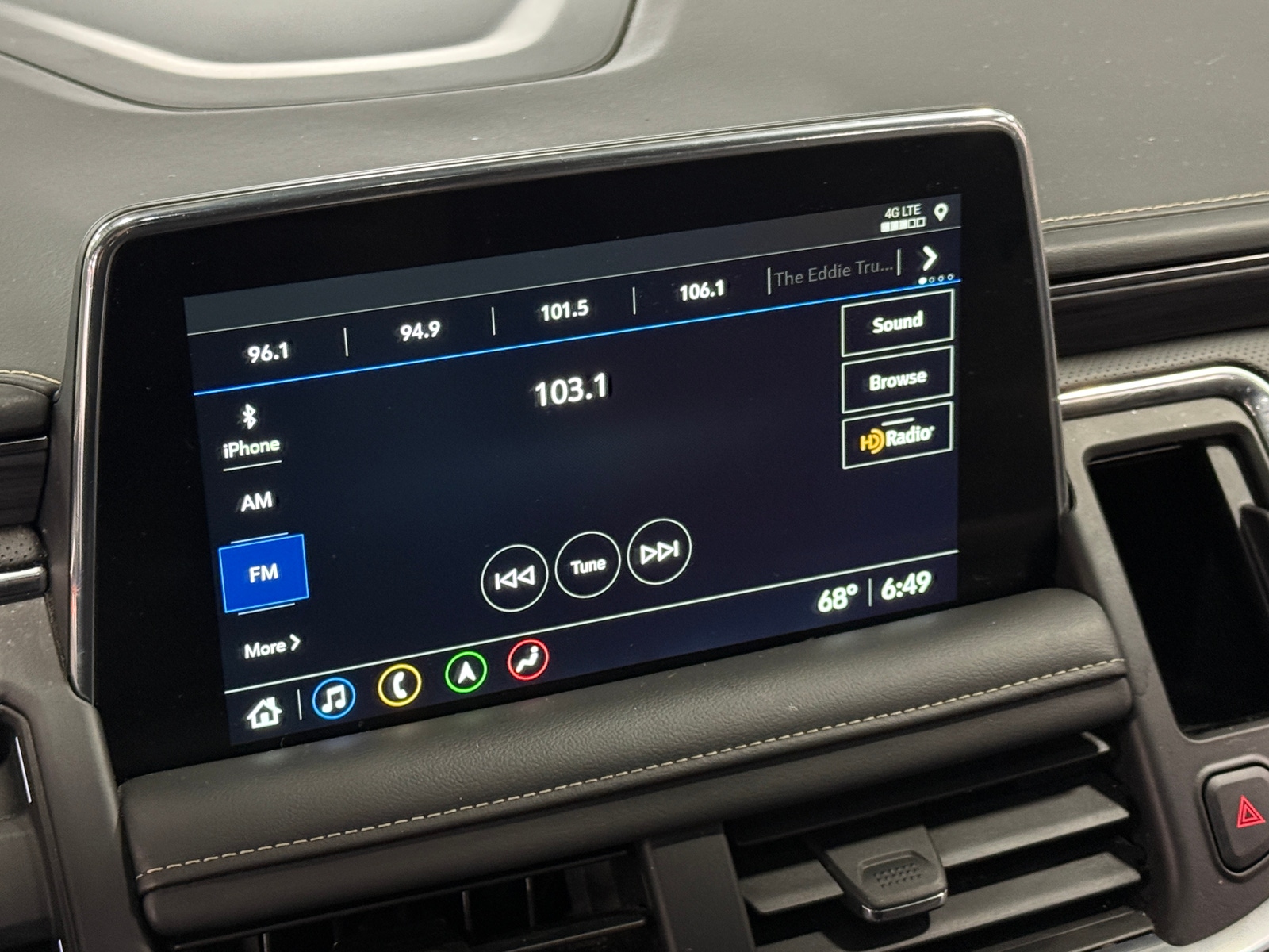 Thumbnail: 2021 GMC Yukon XL - 3