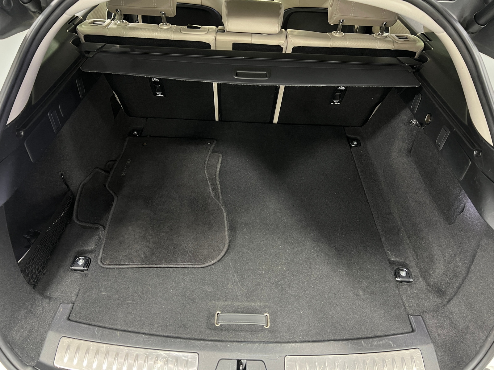 Thumbnail: 2021 Land Rover Range Rover Velar - 6