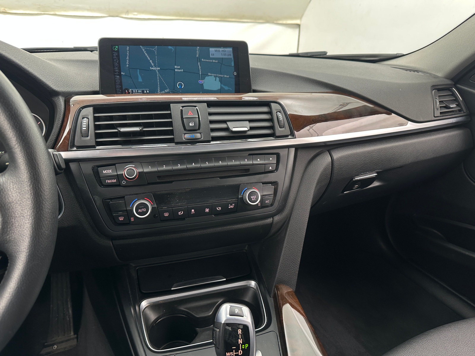 Thumbnail: 2015 BMW 3 Series - 3