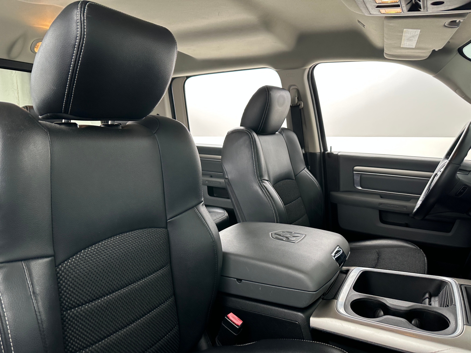 Thumbnail: 2019 RAM 1500 Classic - 2