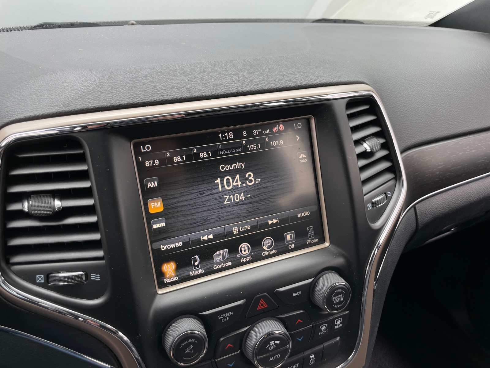 Thumbnail: 2016 Jeep Grand Cherokee - 3