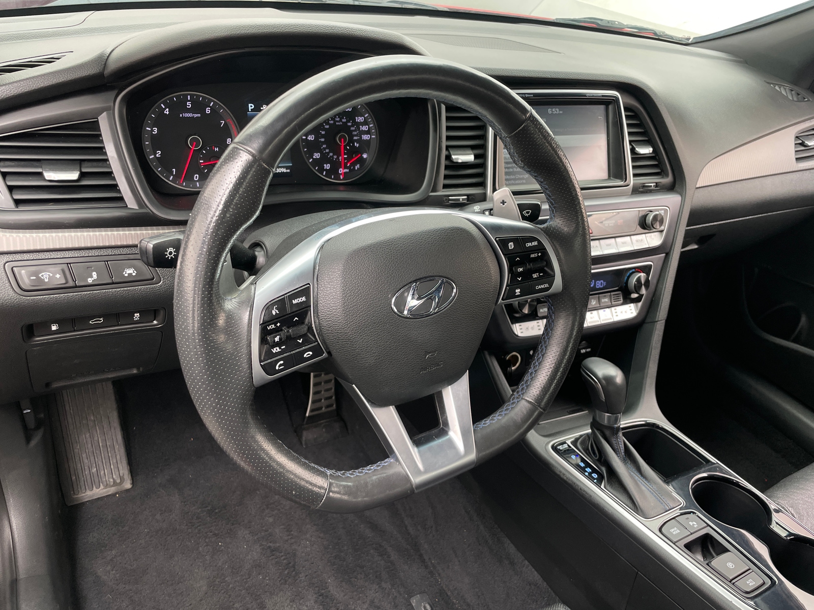 Thumbnail: 2019 Hyundai Sonata - 4