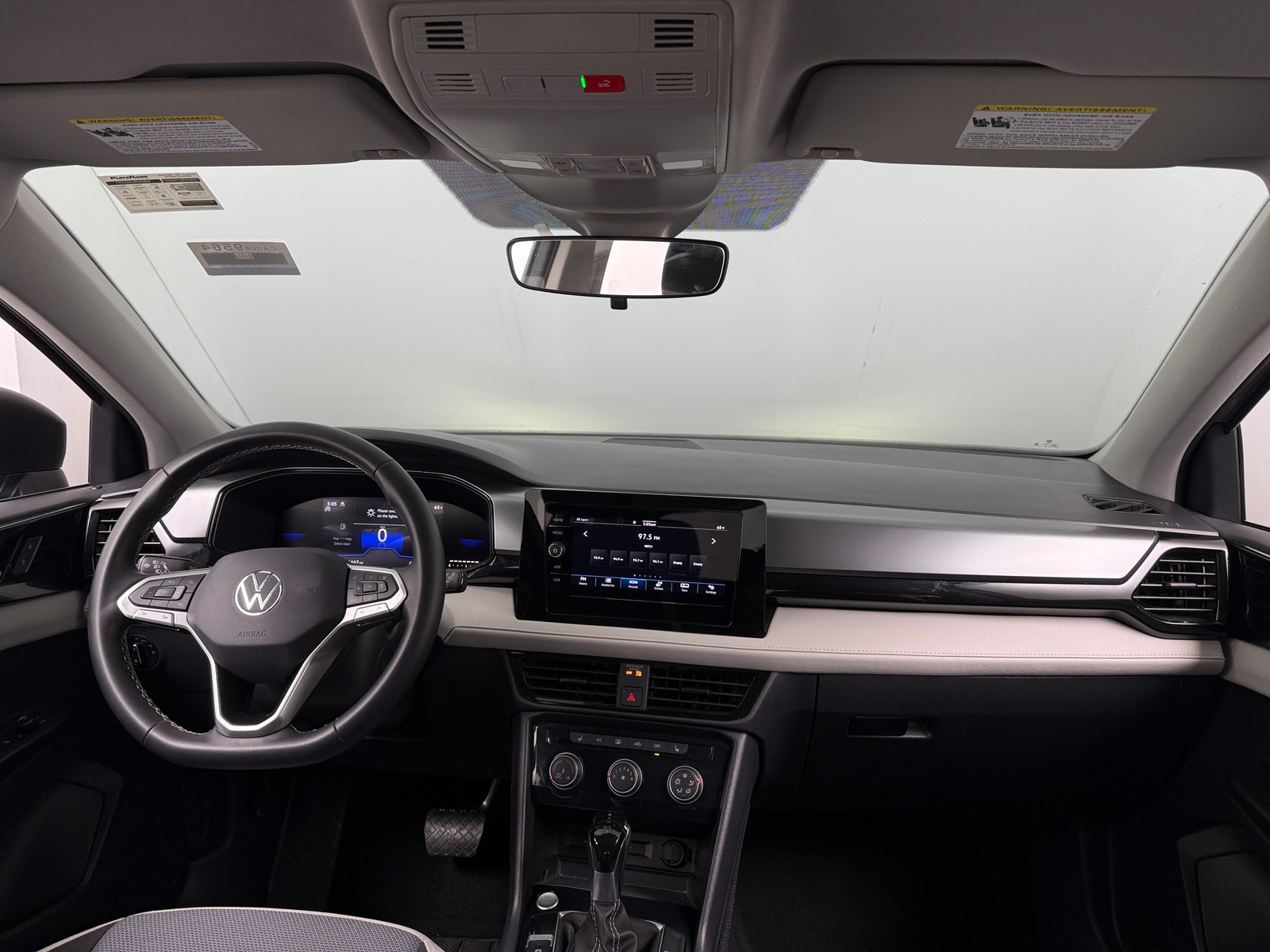 Thumbnail: 2025 Volkswagen Taos - 3