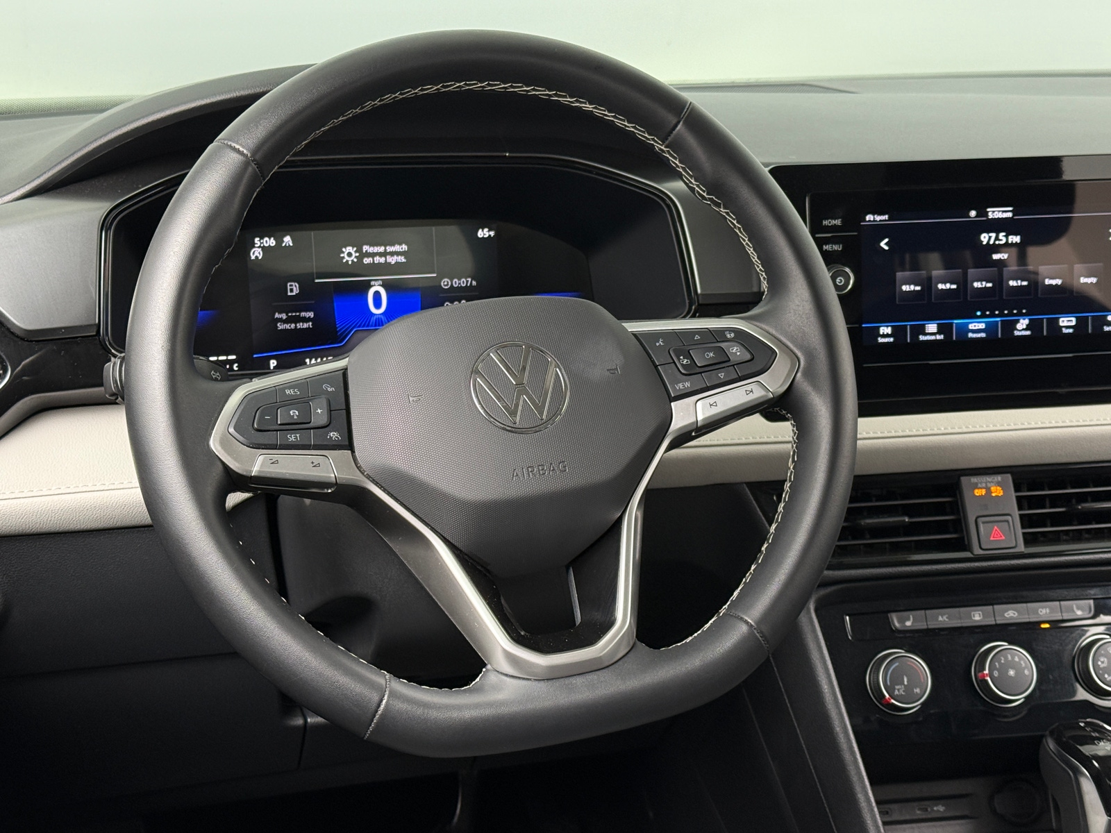 Thumbnail: 2025 Volkswagen Taos - 5