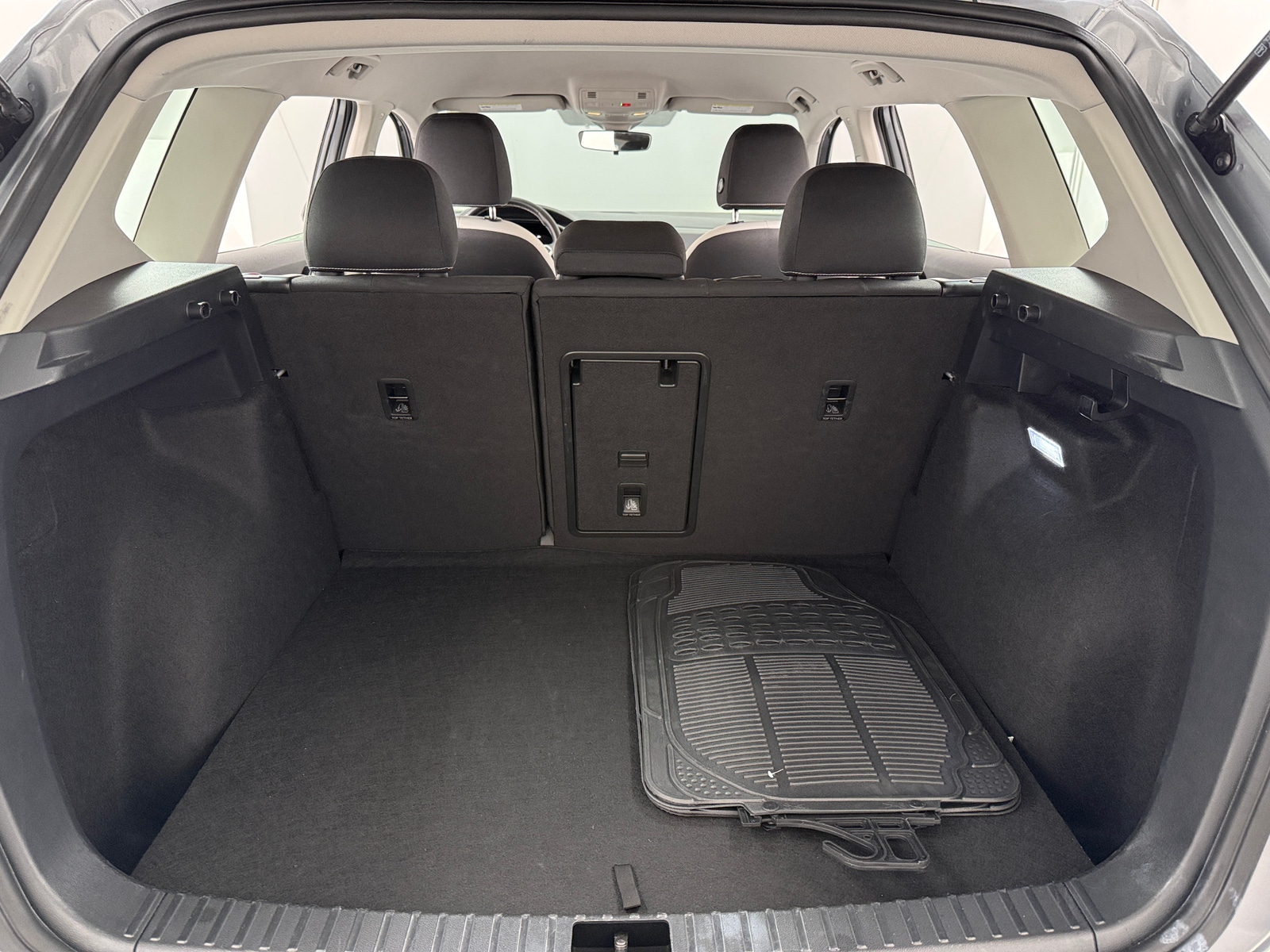 Thumbnail: 2025 Volkswagen Taos - 7