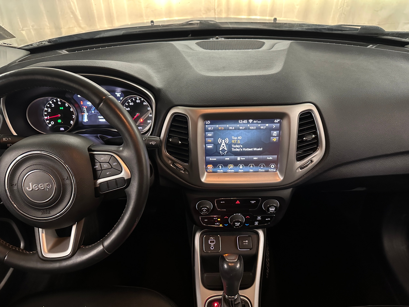 Thumbnail: 2019 Jeep Compass - 3