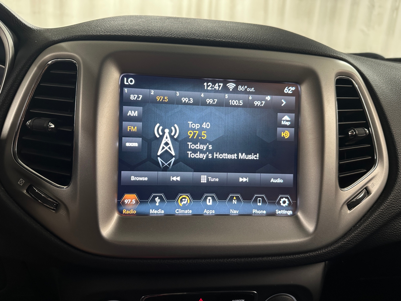 Thumbnail: 2019 Jeep Compass - 4