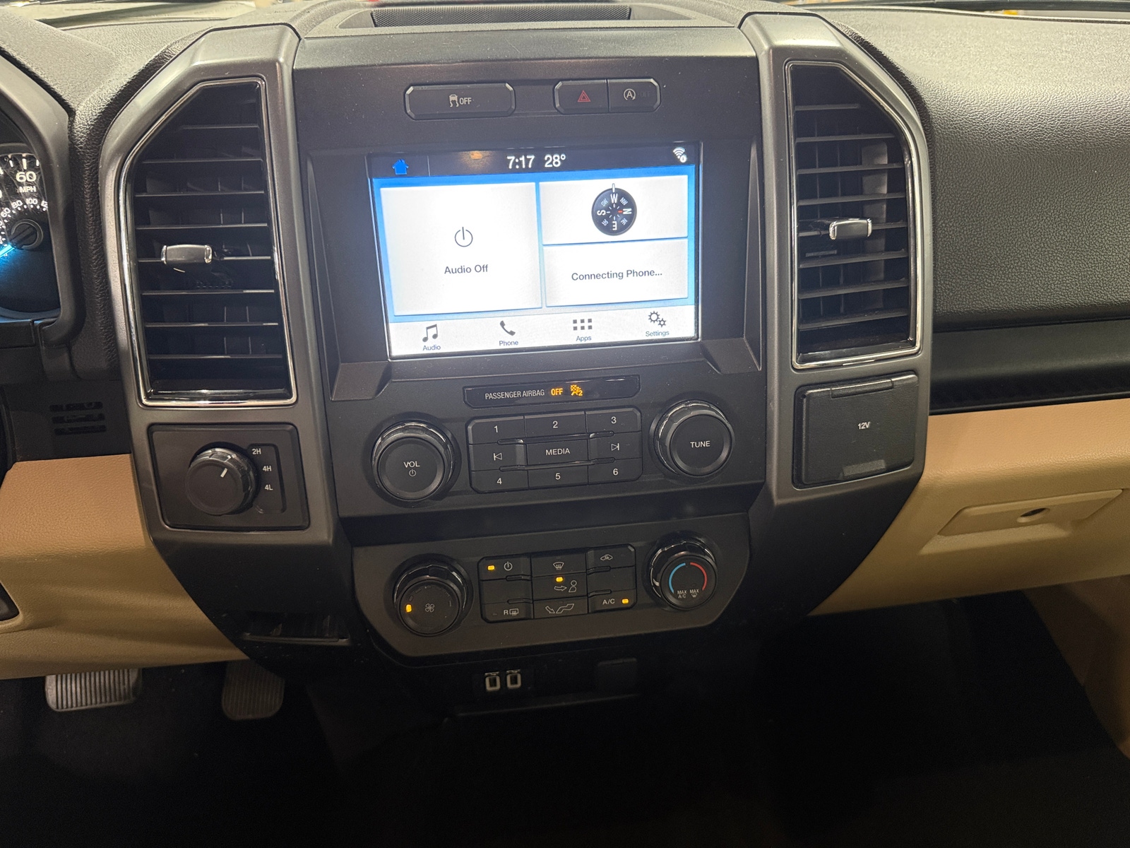 Thumbnail: 2019 Ford Econoline - 4