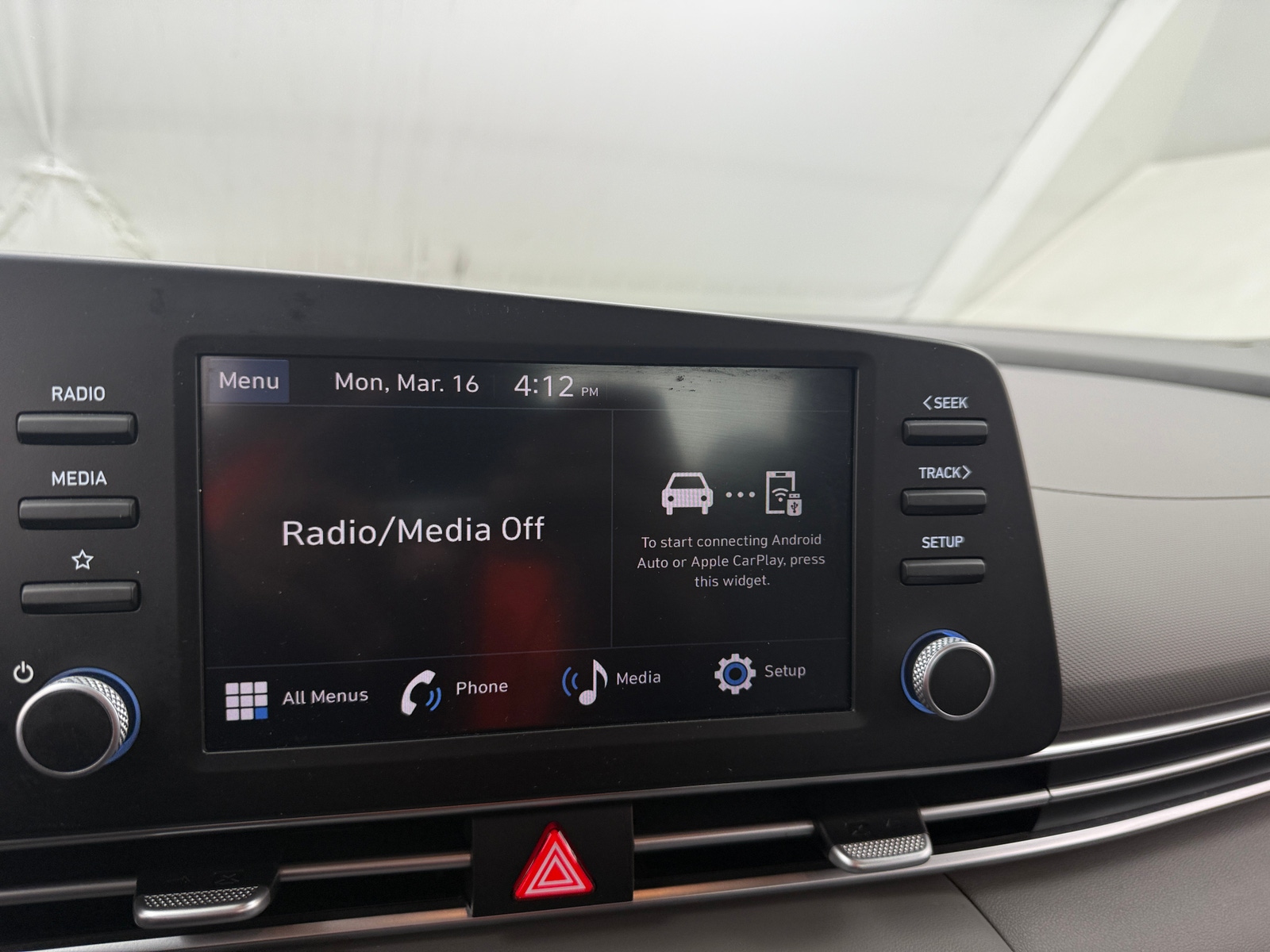 Thumbnail: 2024 Hyundai Elantra - 4