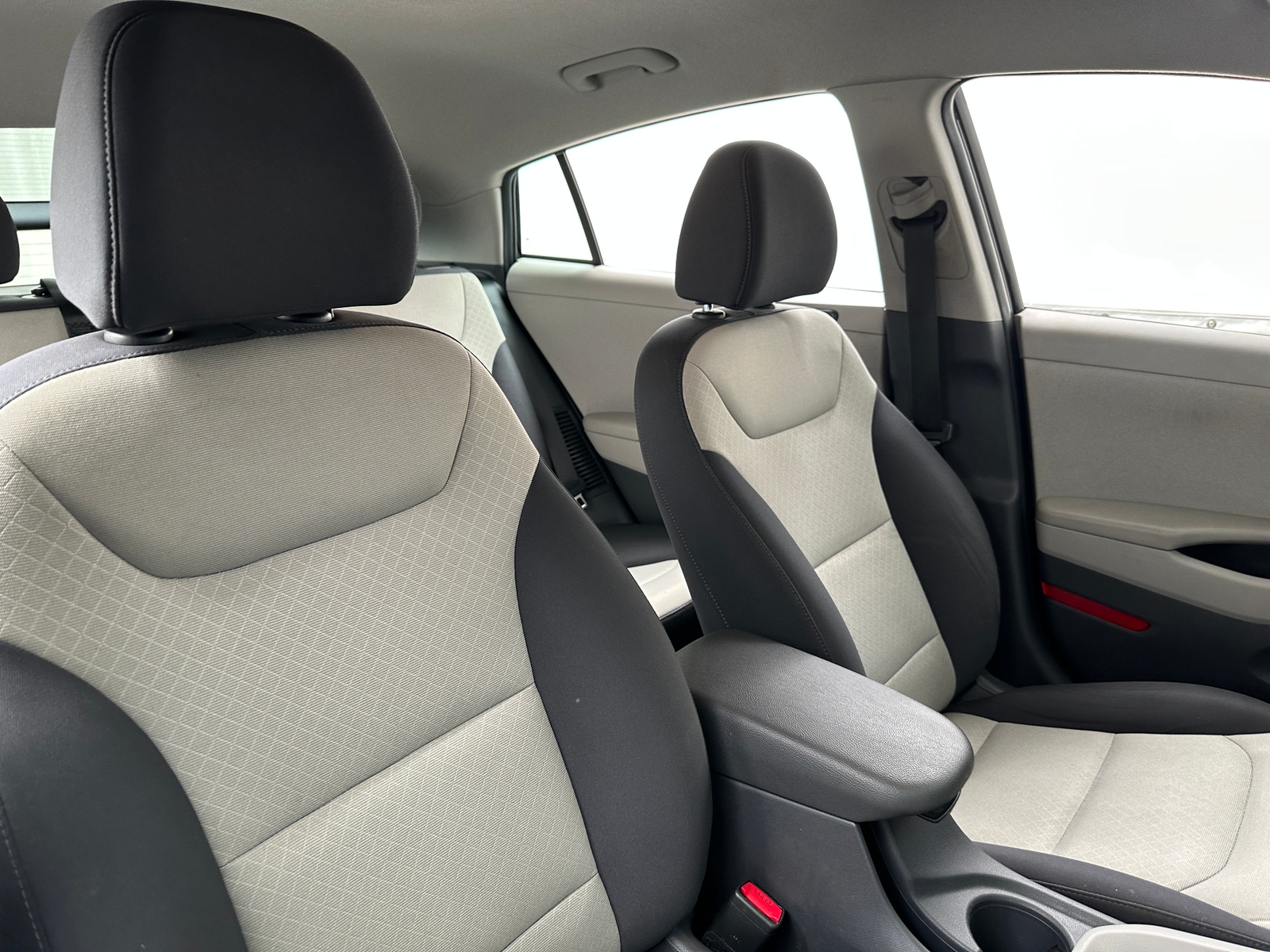 Thumbnail: 2019 Hyundai Ioniq - 2