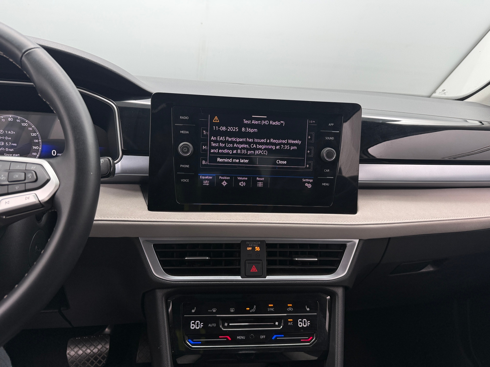 Thumbnail: 2025 Volkswagen Taos - 3