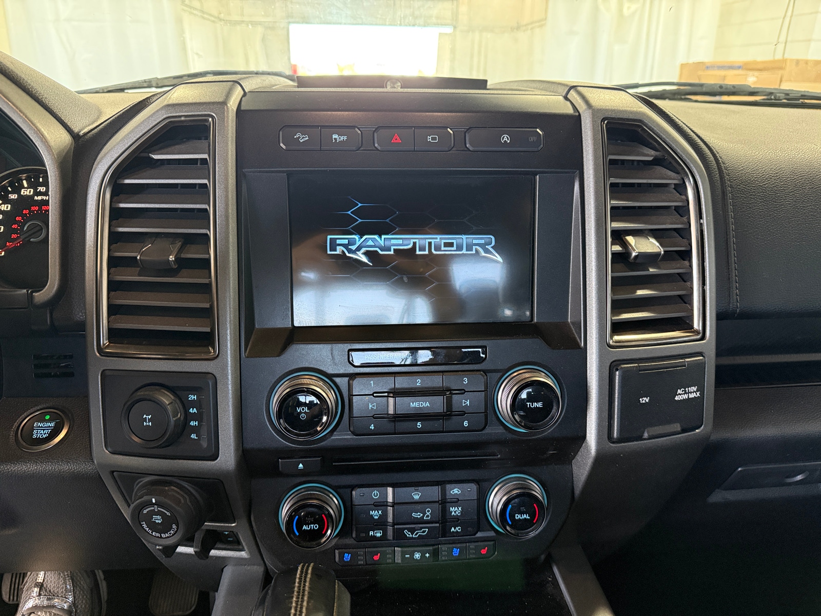 Thumbnail: 2018 Ford Econoline - 3