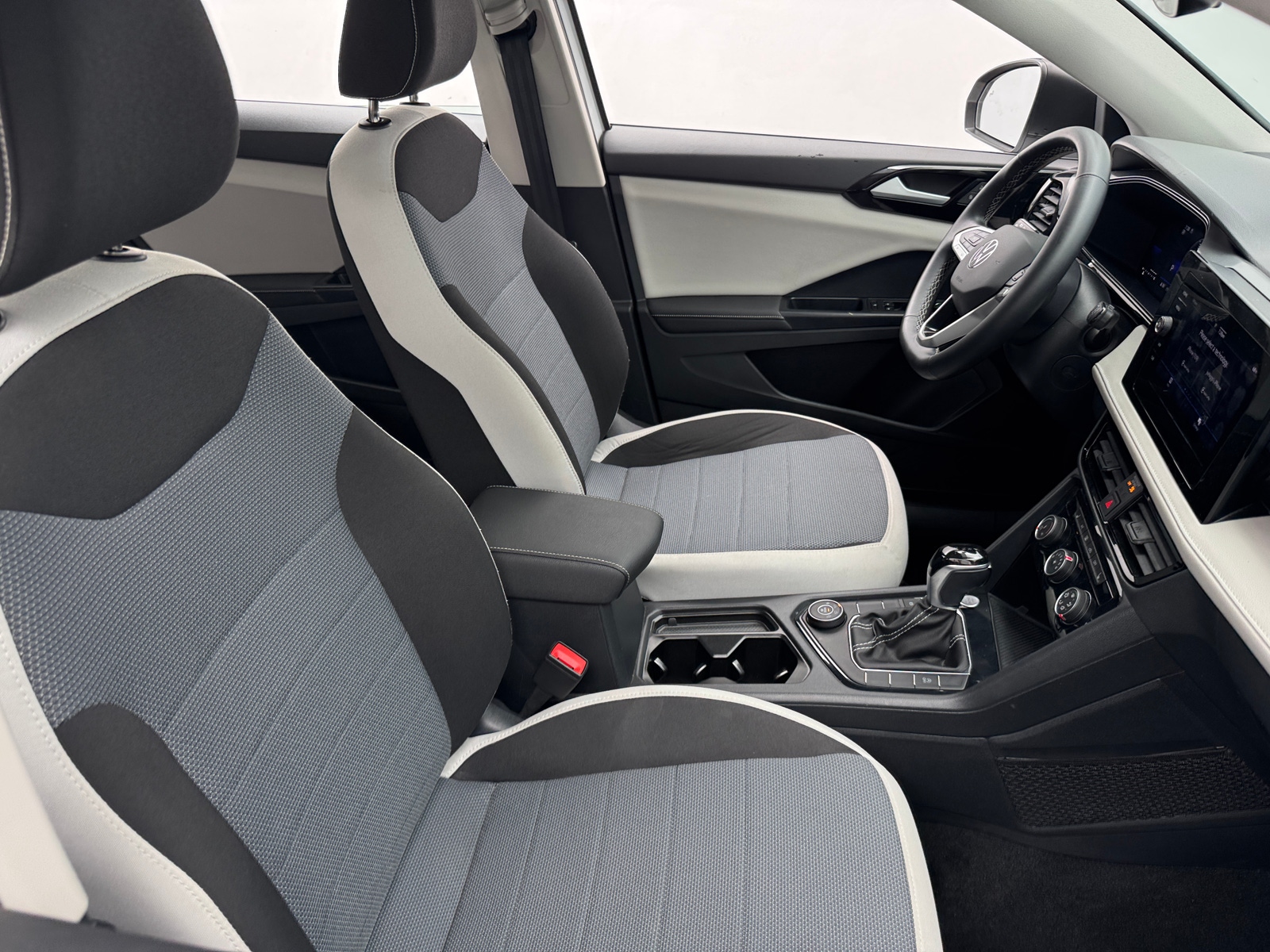 Thumbnail: 2025 Volkswagen Taos - 2