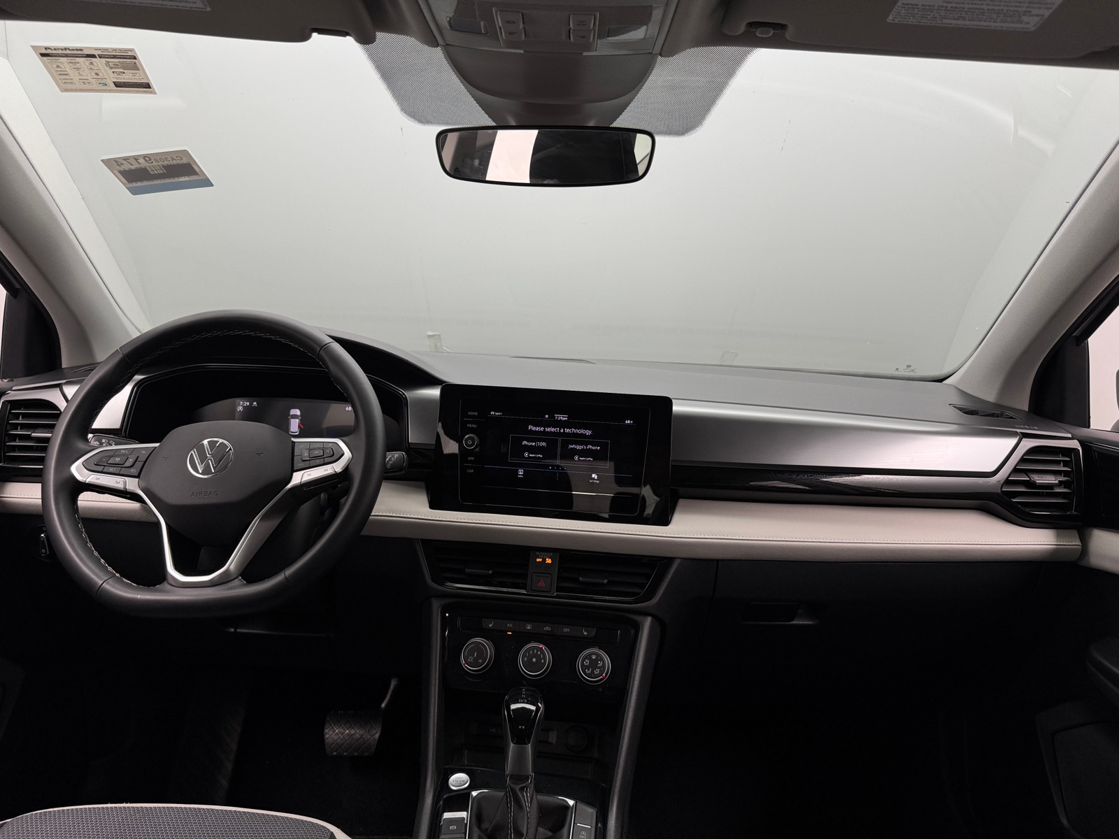 Thumbnail: 2025 Volkswagen Taos - 3