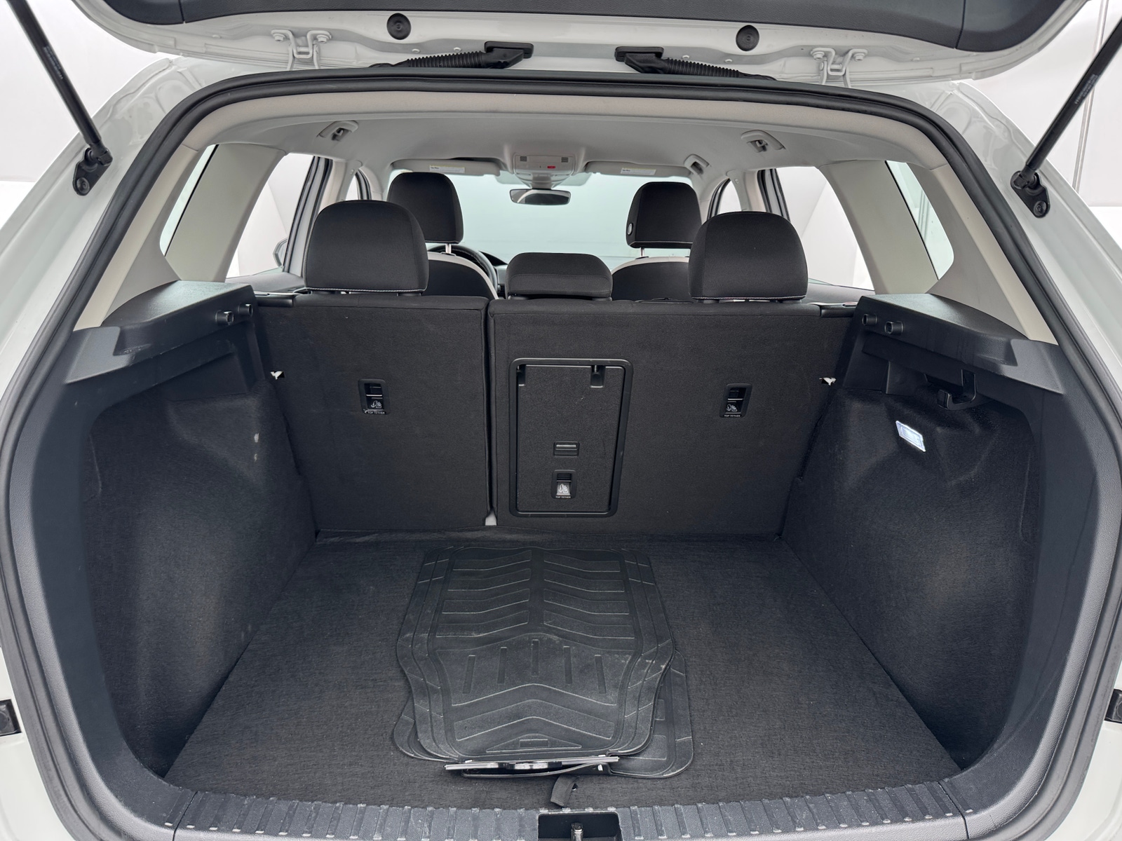 Thumbnail: 2025 Volkswagen Taos - 7