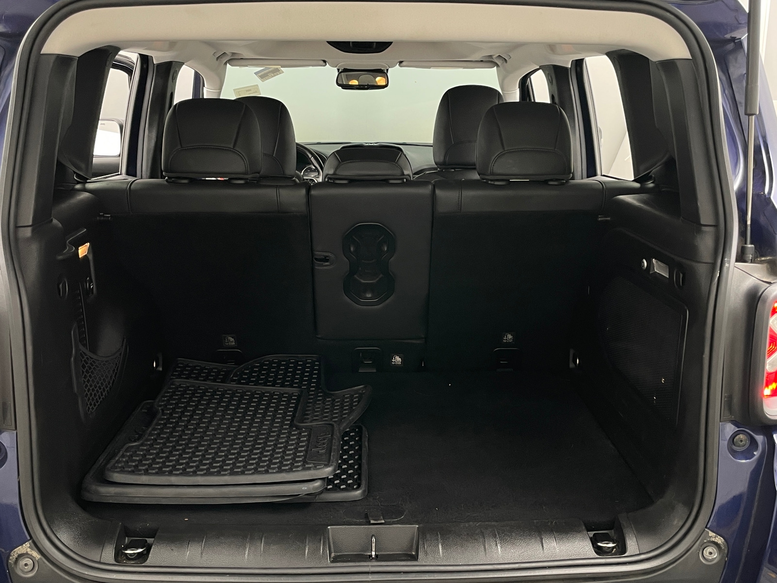 Thumbnail: 2016 Jeep Renegade - 6