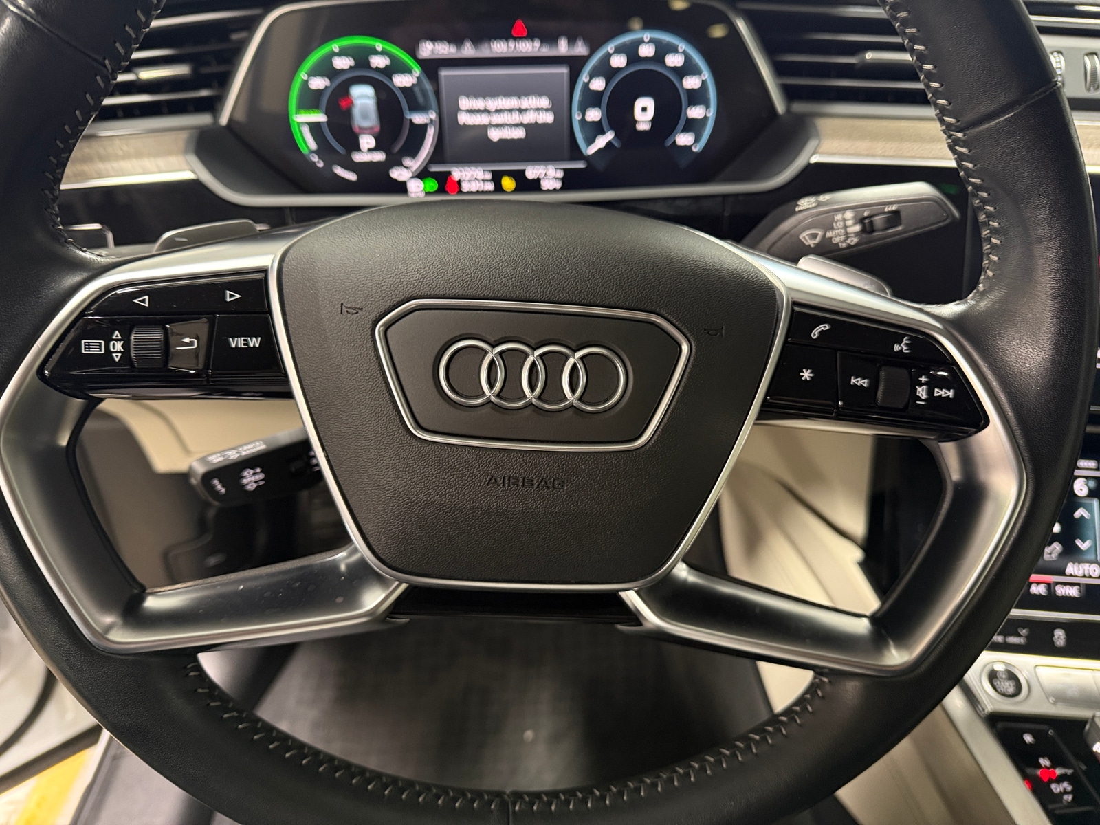 Thumbnail: 2021 Audi e-tron S - 4