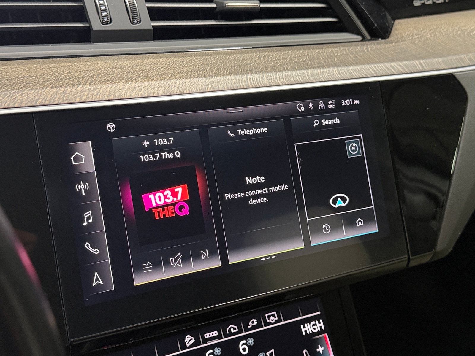 Thumbnail: 2021 Audi e-tron S - 3