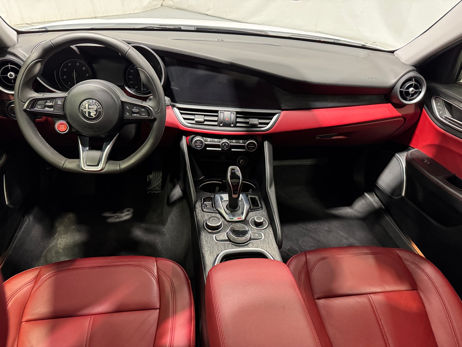 Thumbnail: 2020 Alfa Romeo Giulia - 2