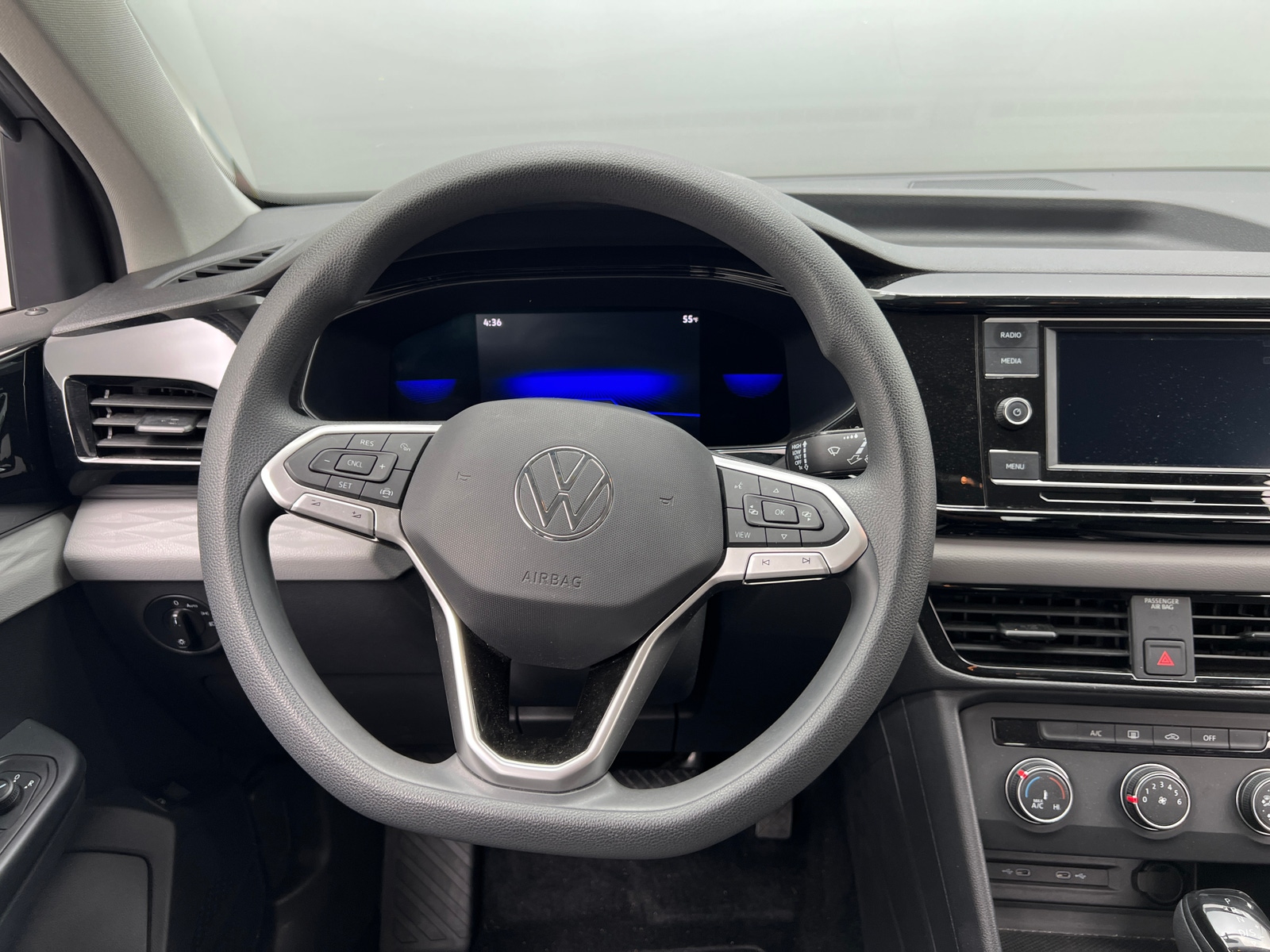 Thumbnail: 2022 Volkswagen Taos - 5