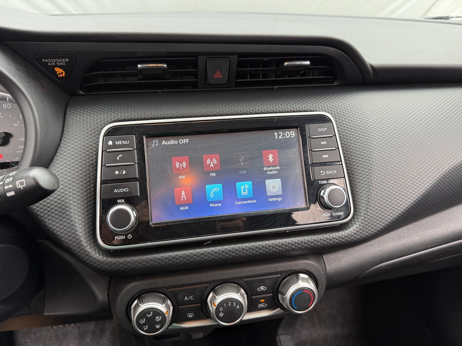 Thumbnail: 2024 Nissan Kicks - 4