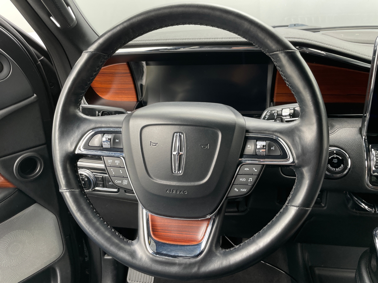 Thumbnail: 2020 Lincoln Navigator - 4