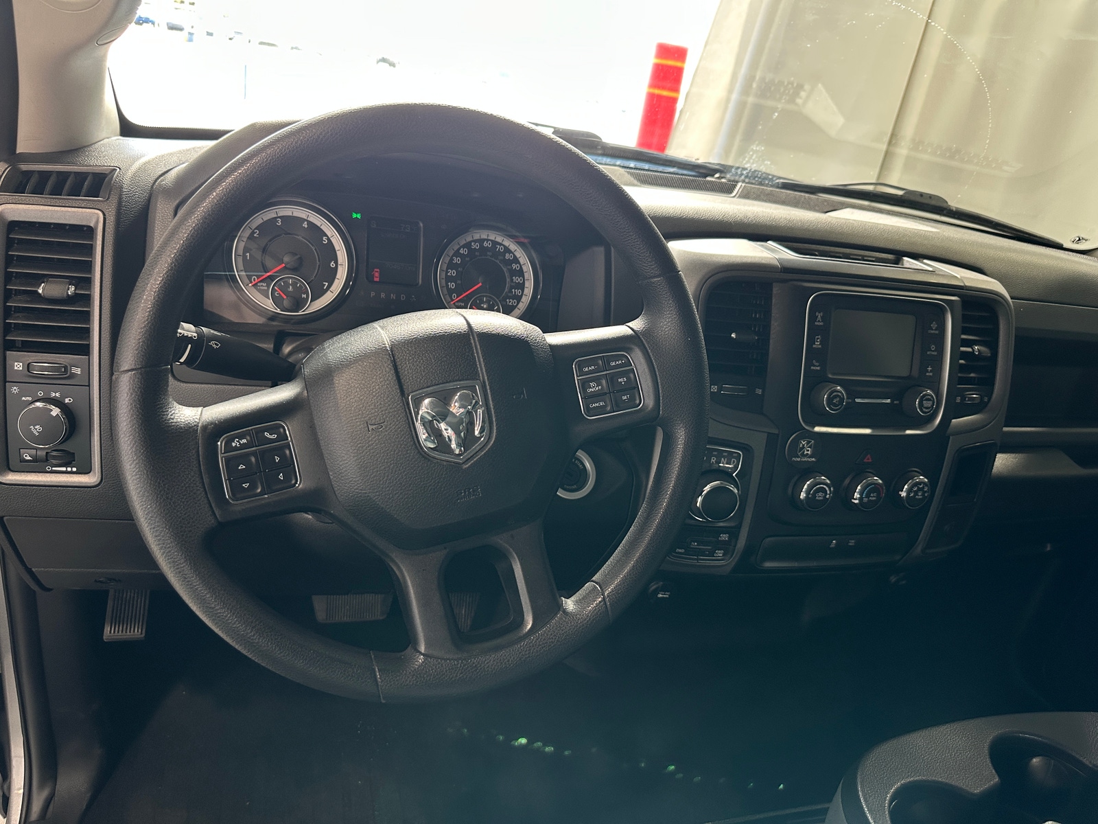 Thumbnail: 2020 RAM 1500 Classic - 3