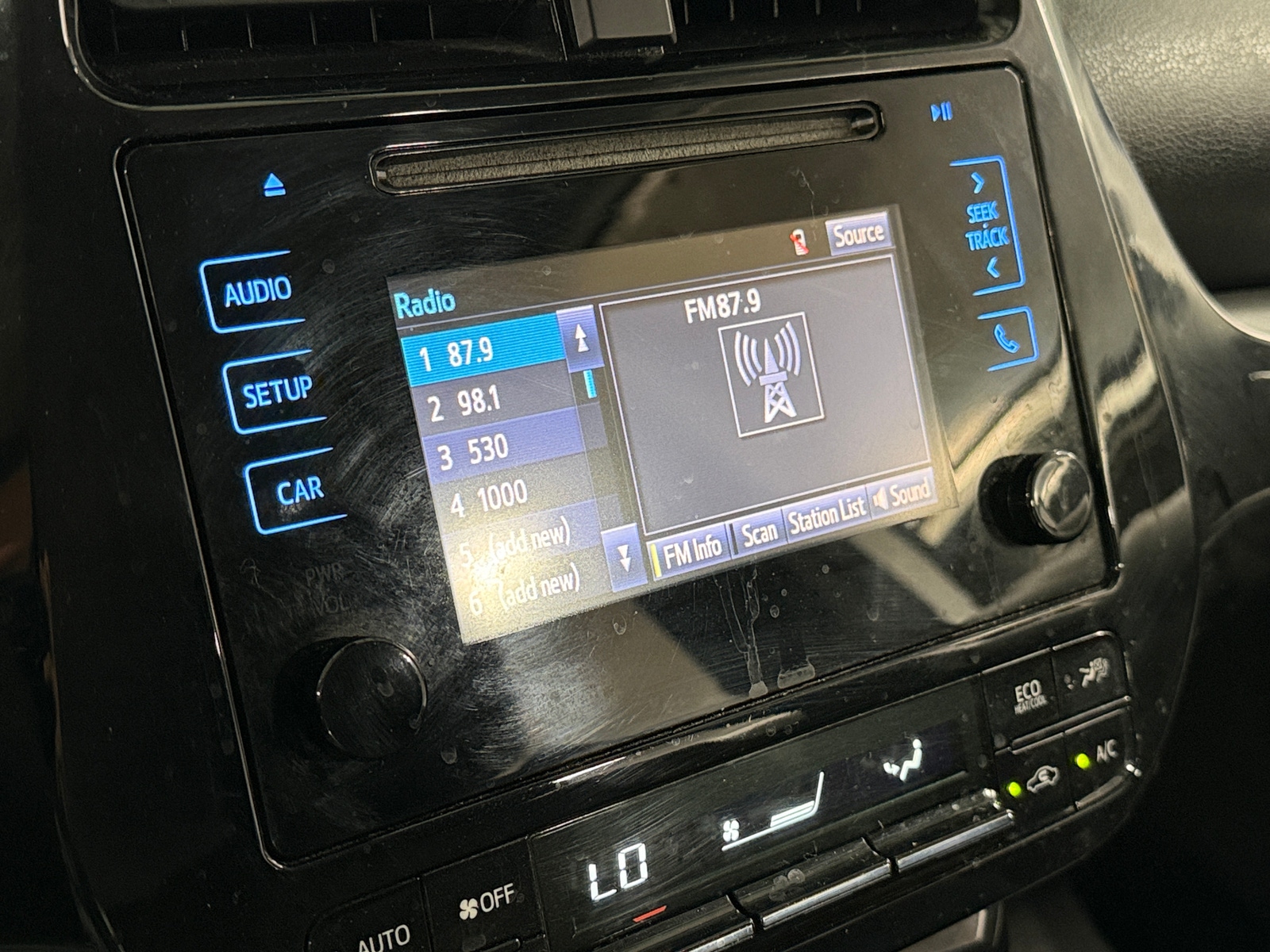 Thumbnail: 2019 Toyota Prius - 4