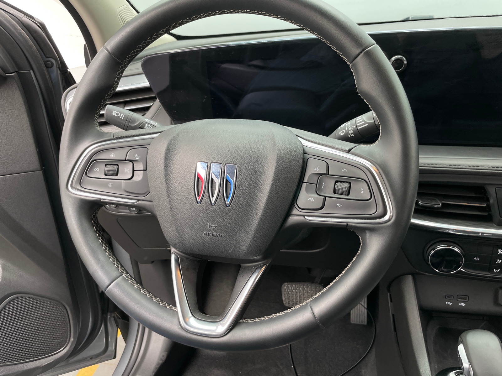 Thumbnail: 2025 Buick Encore GX - 4