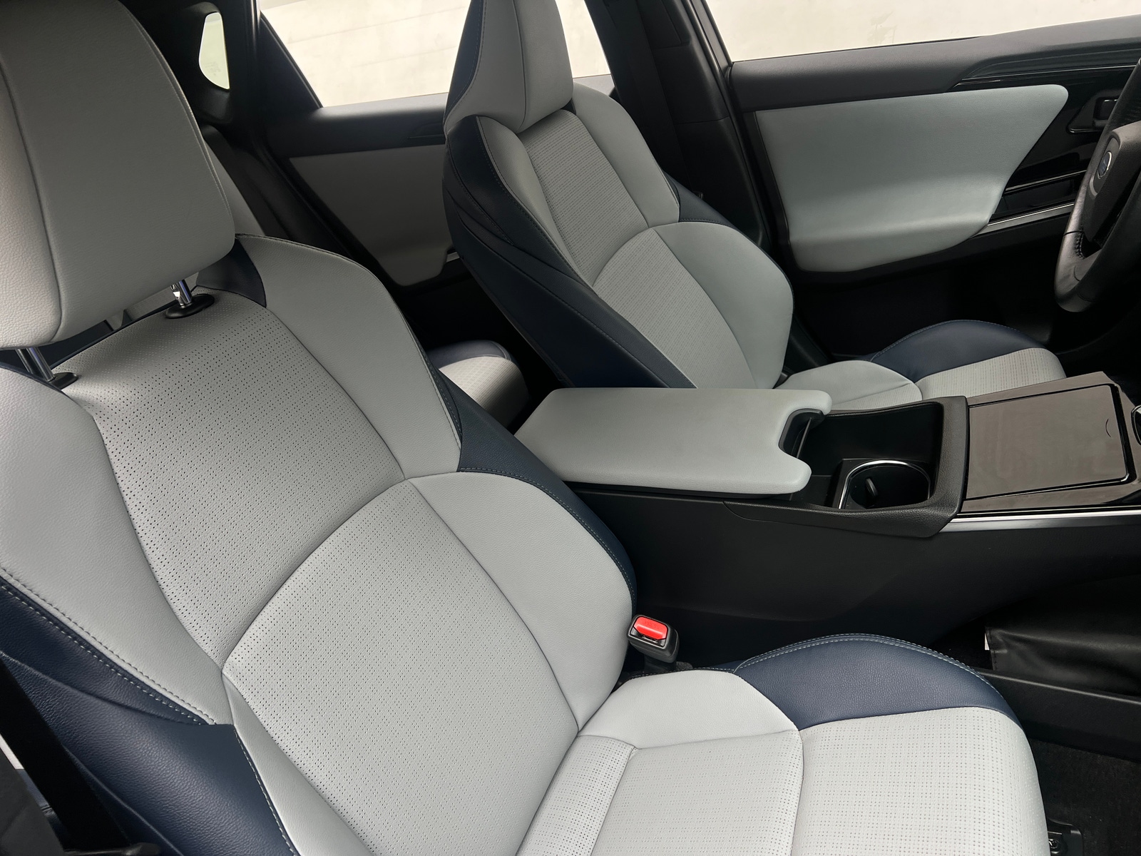 Thumbnail: 2023 Subaru Solterra - 2