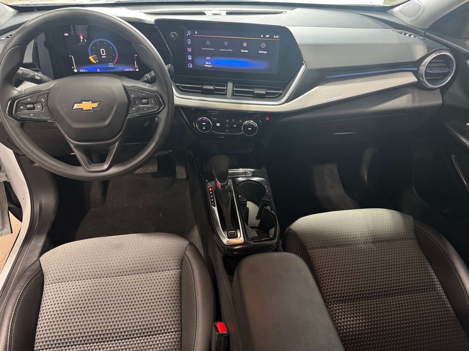 Thumbnail: 2025 Chevrolet Trax - 3