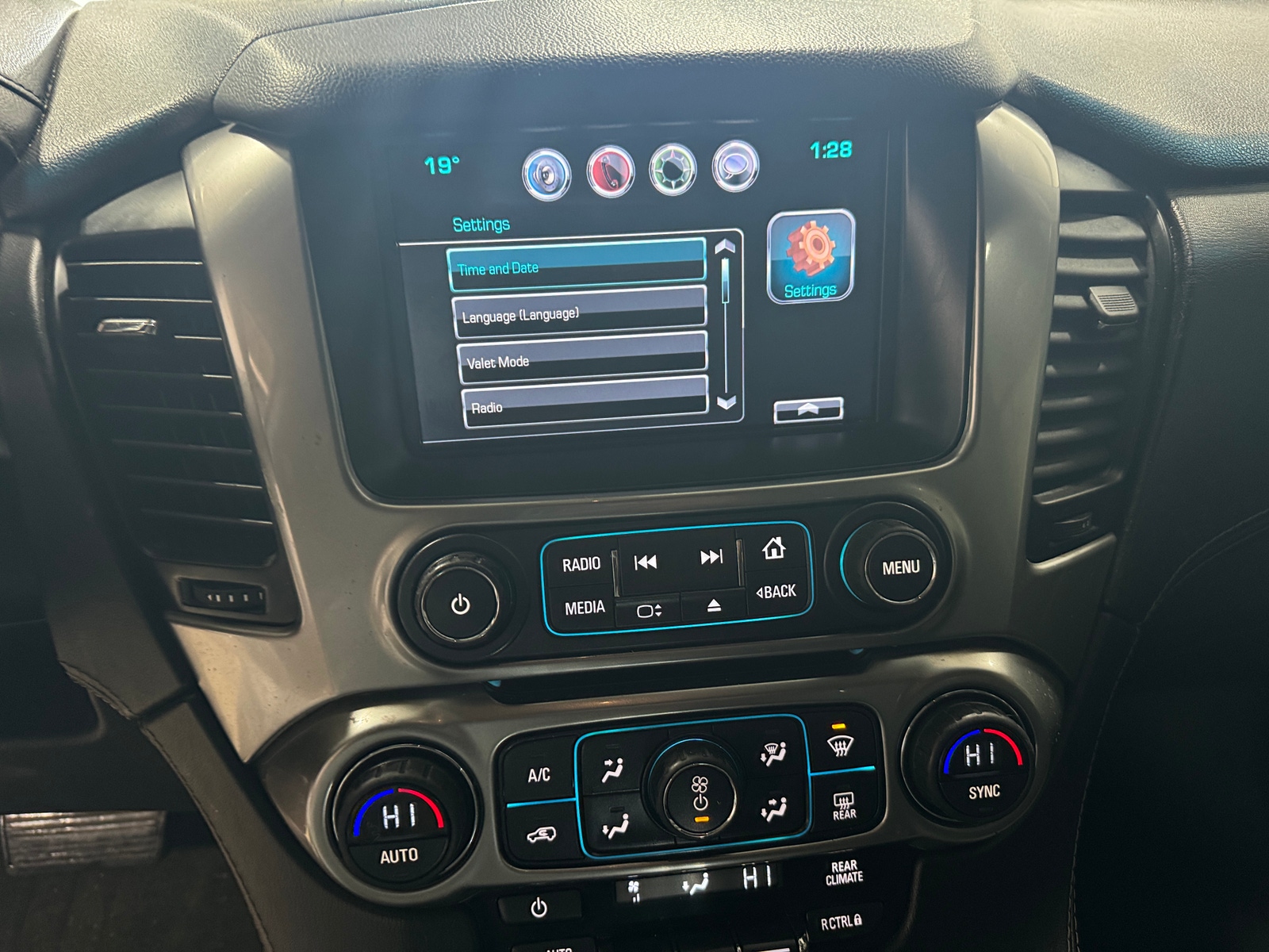 Thumbnail: 2016 Chevrolet Tahoe - 4