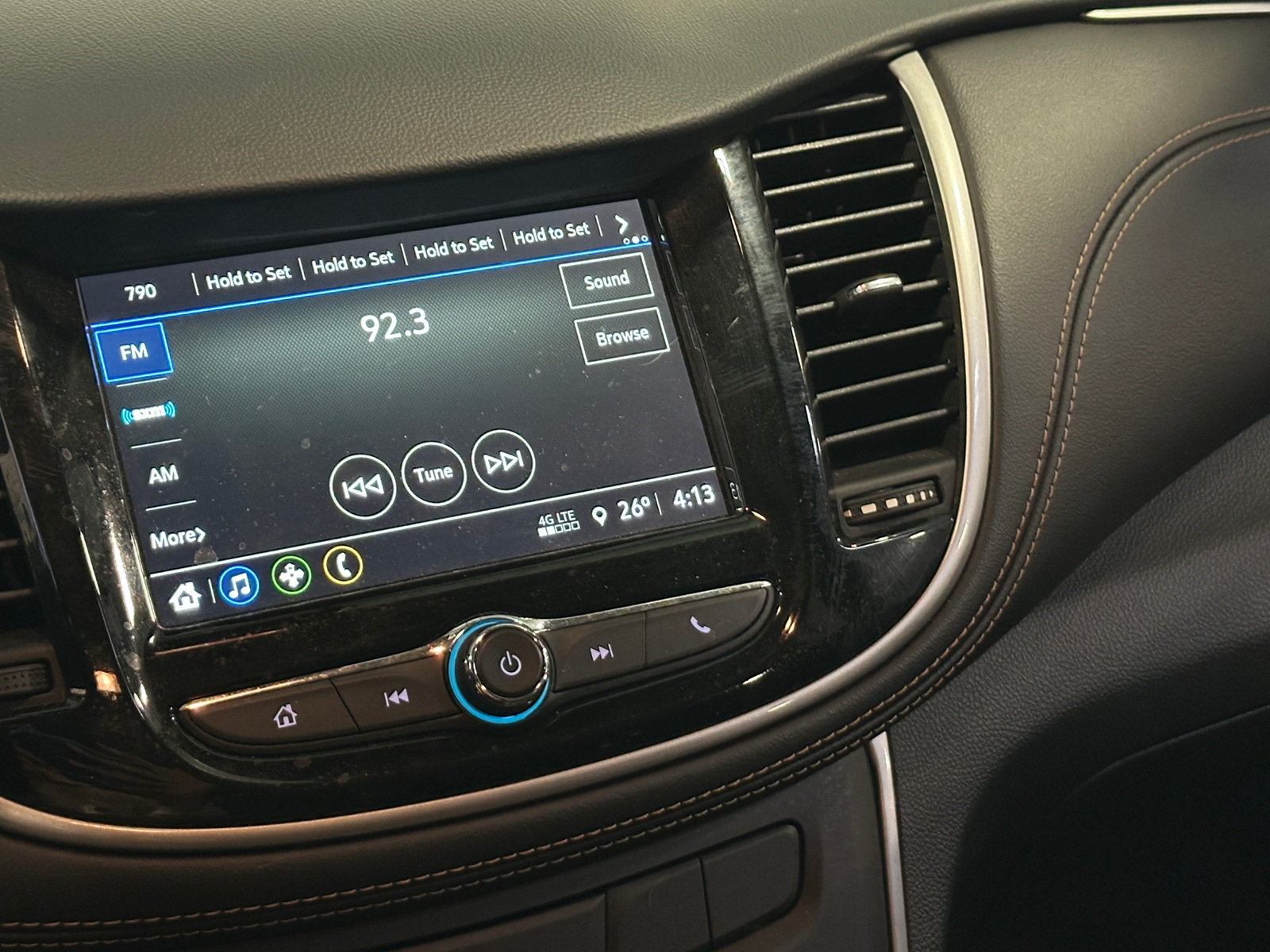 Thumbnail: 2018 Chevrolet Trax - 4