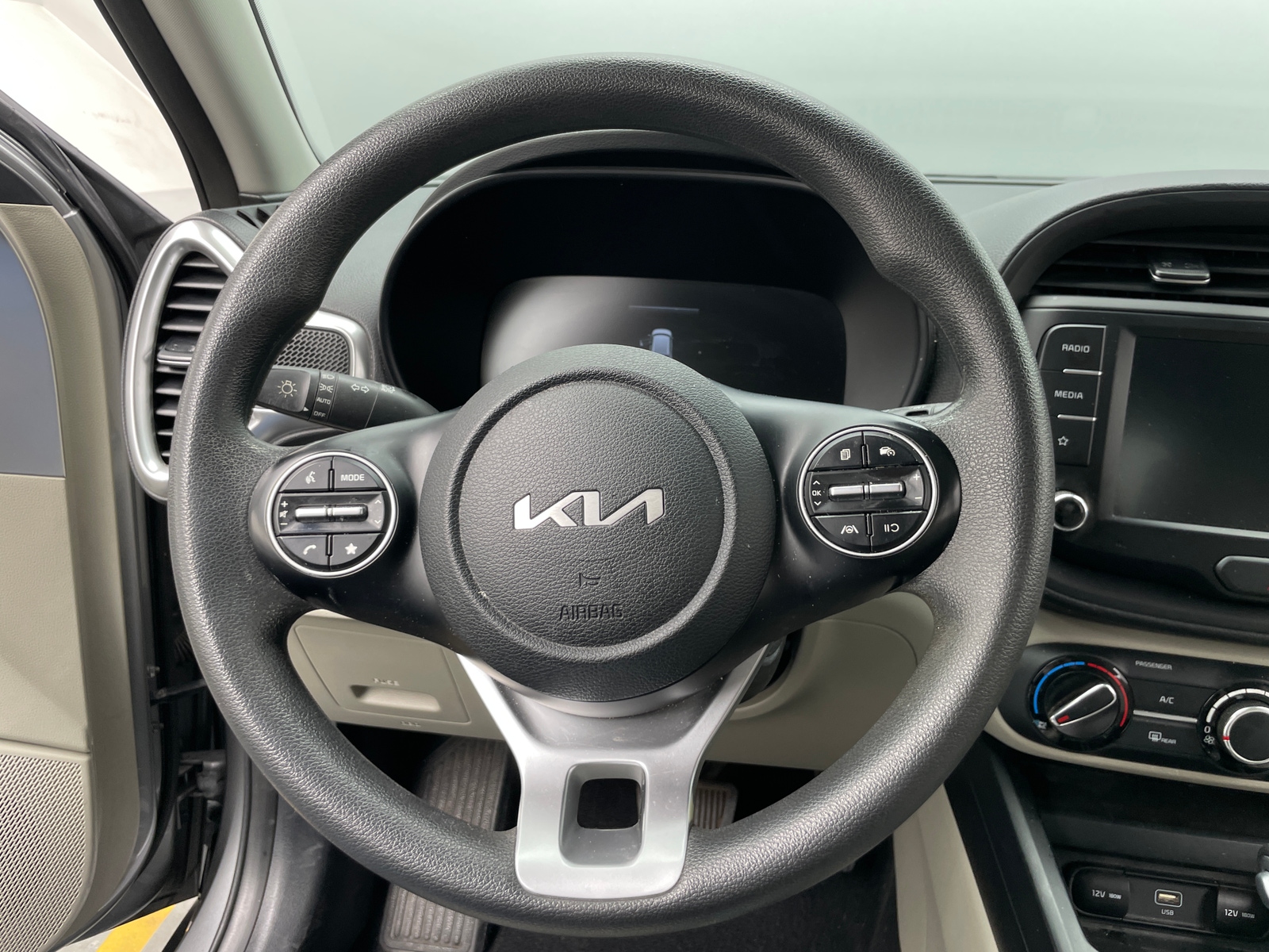 Thumbnail: 2023 Kia Soul - 5