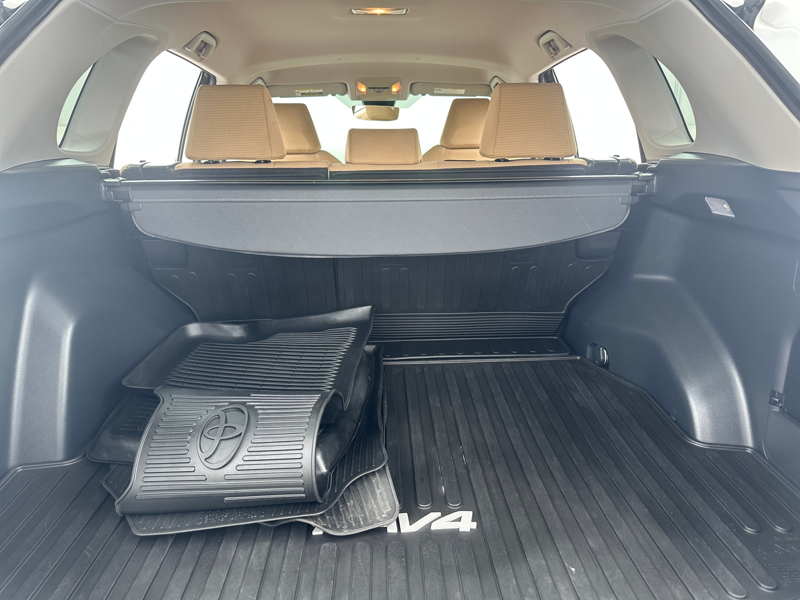 Thumbnail: 2019 Toyota RAV4 - 7