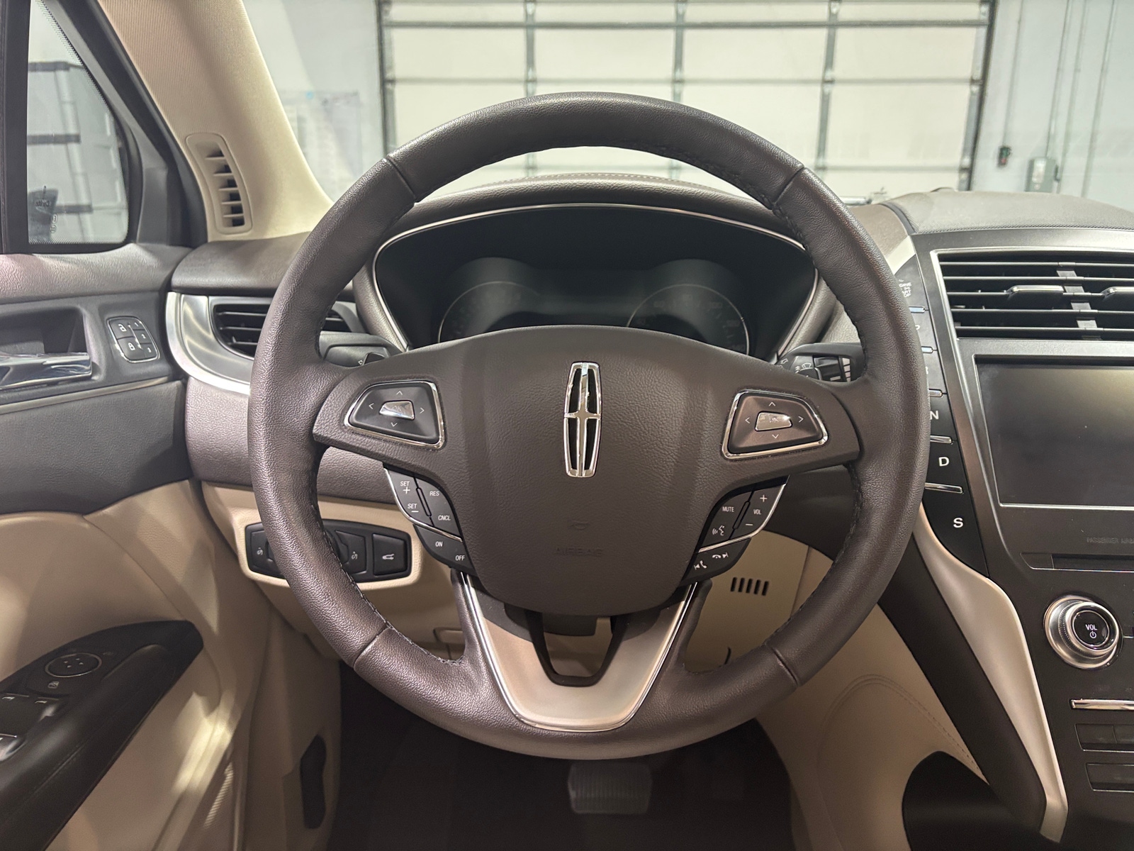 Thumbnail: 2019 Lincoln MKC - 4