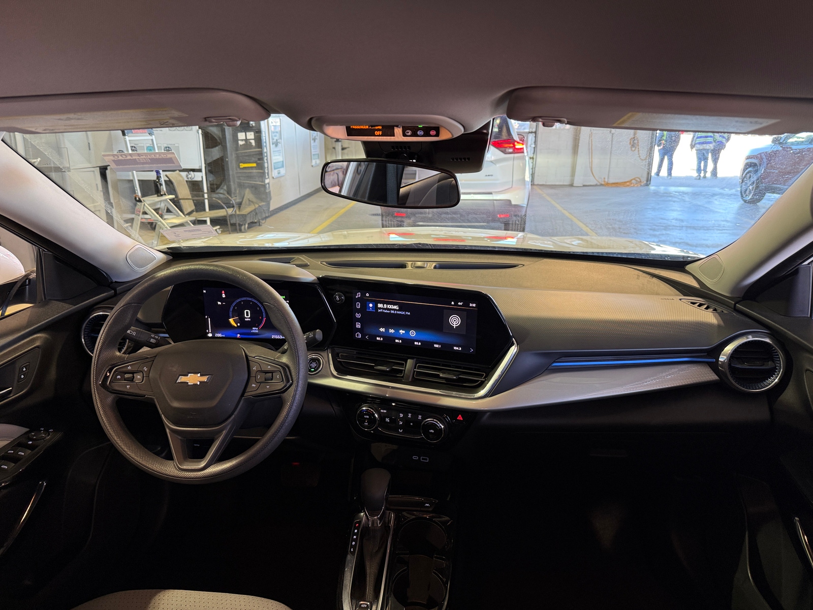 Thumbnail: 2025 Chevrolet Trax - 3