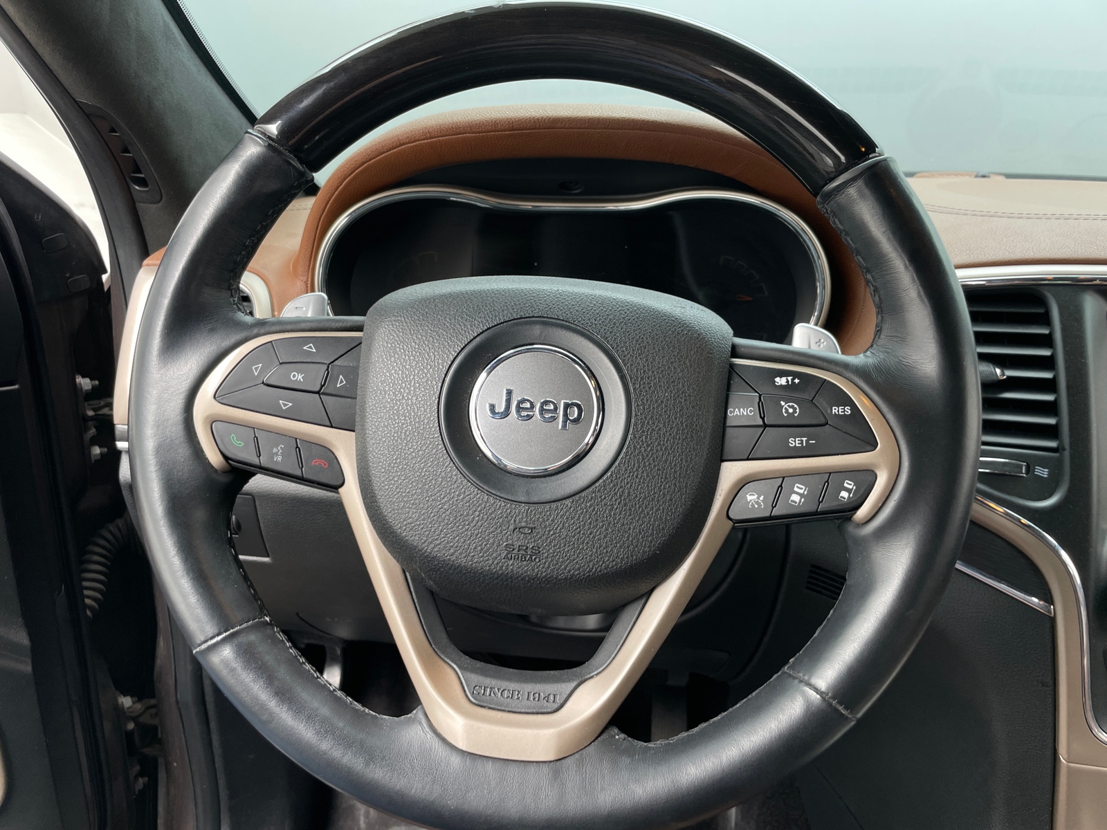 Thumbnail: 2017 Jeep Grand Cherokee - 4