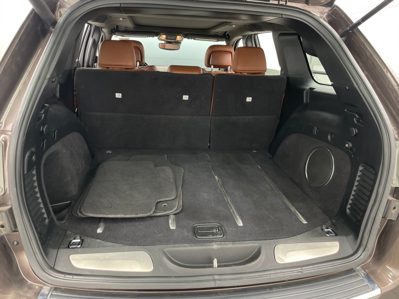 Thumbnail: 2017 Jeep Grand Cherokee - 6