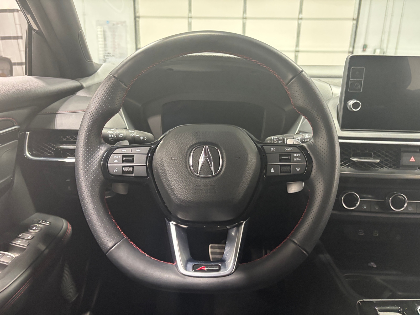 Thumbnail: 2025 Acura ADX - 4