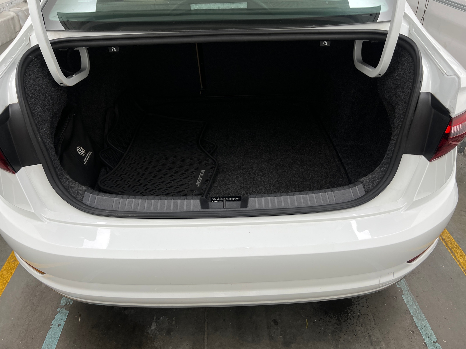 Thumbnail: 2021 Volkswagen Jetta - 6