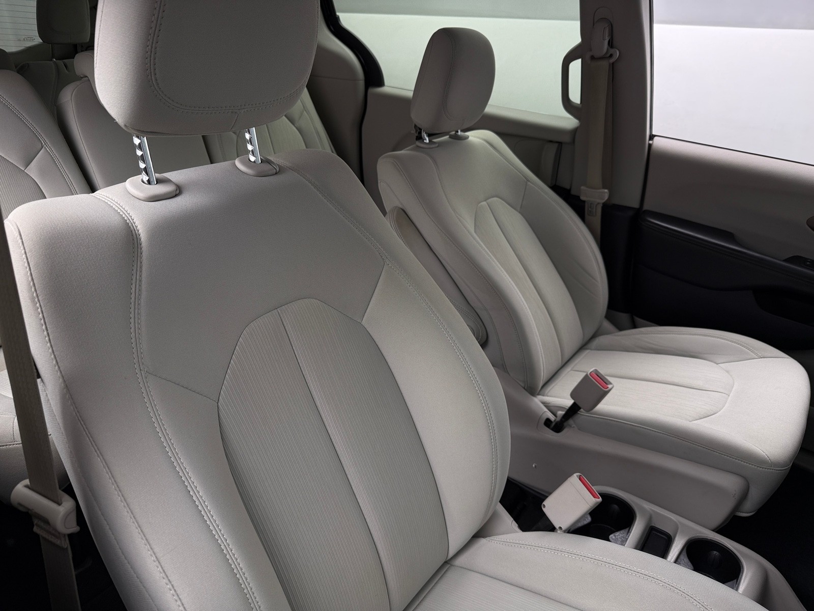 Thumbnail: 2017 Chrysler Pacifica - 2