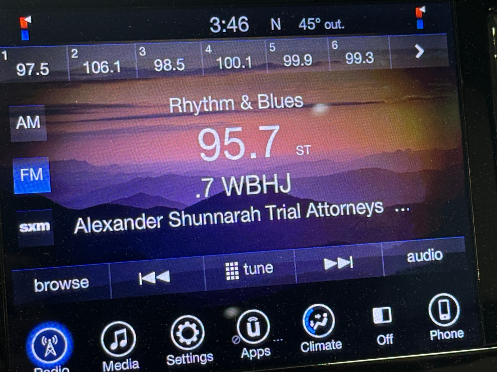 Thumbnail: 2017 Chrysler Pacifica - 4