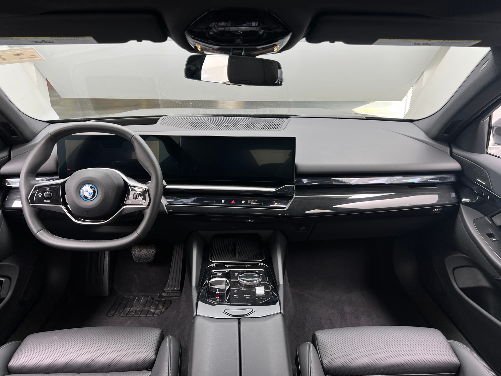 Thumbnail: 2024 BMW i5 - 2