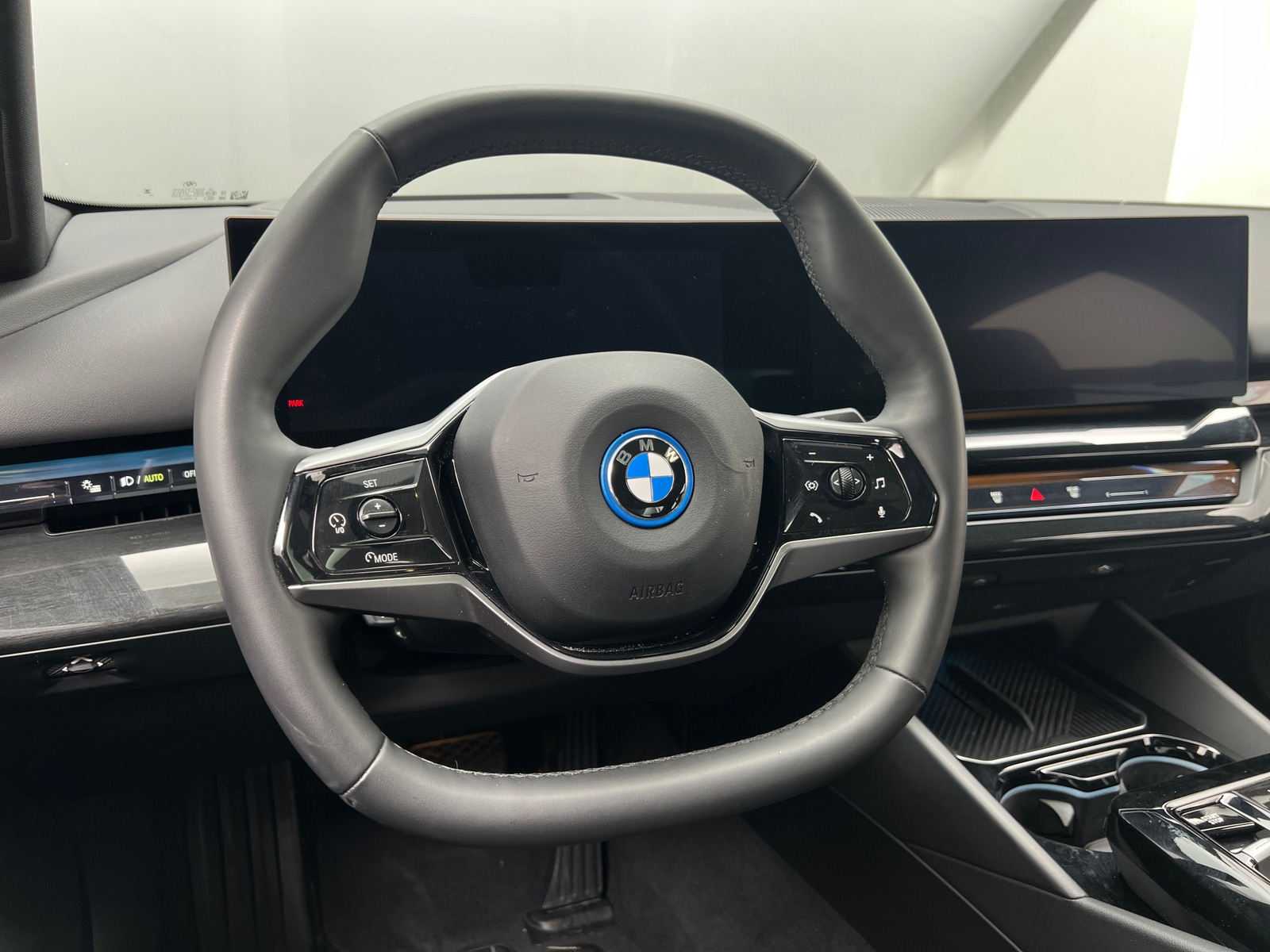 Thumbnail: 2024 BMW i5 - 4