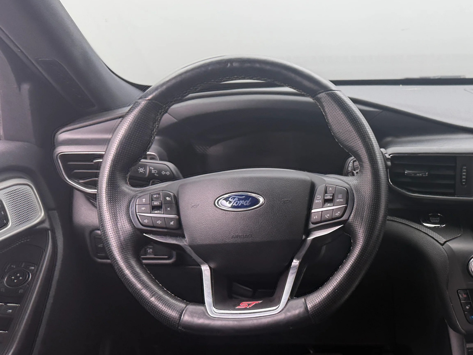 Thumbnail: 2020 Ford Explorer - 4